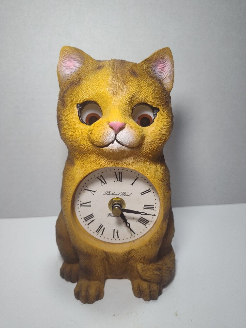 Richard Ward Winking Cat Mantle or Wall Clock Moving Eyes Quartz Works Tested